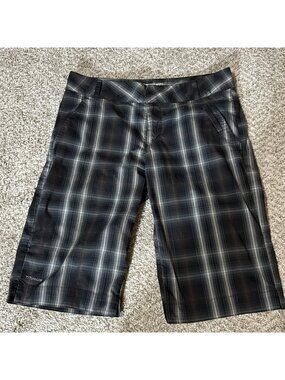 Columbia Titanium Hiking Cargo Shorts Women's Size 10 Plaid Gray Outdoor Travel